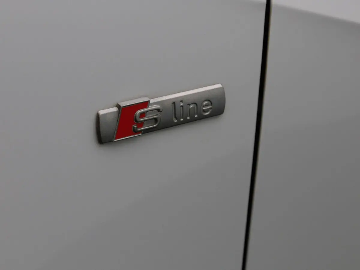 30 TFSI epic 116 PK | S-line | Navigatie | Cruise Control | Trekhaak | Parkeersensoren | Climate Control | Lichtmetalen velgen |