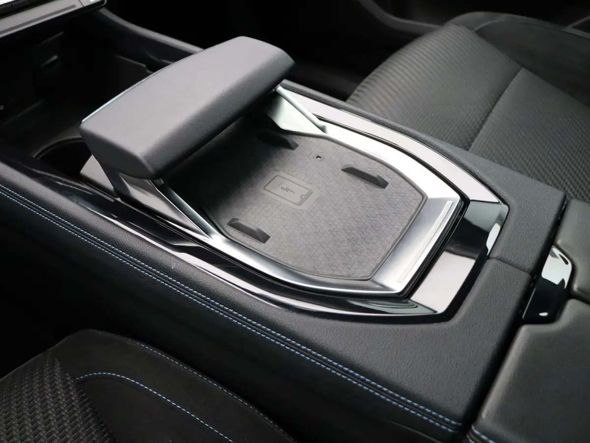 E-Tech full hybrid 200 esprit Alpine 7p. | Elektrische achterklep | 4Control | Adaptieve cruise control | Achteruitrijcamera |