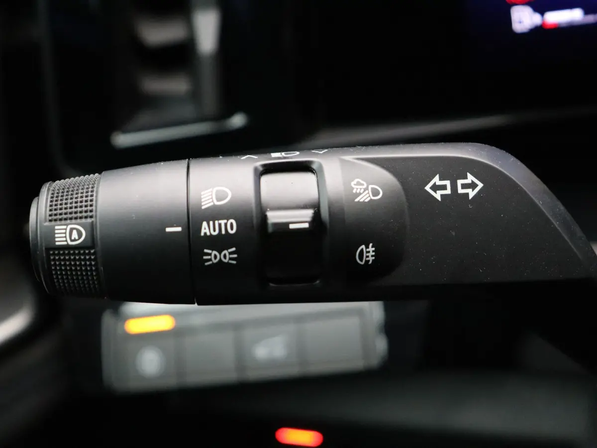 E-Tech full hybrid 200 esprit Alpine 7p. | Elektrische achterklep | 4Control | Adaptieve cruise control | Achteruitrijcamera |