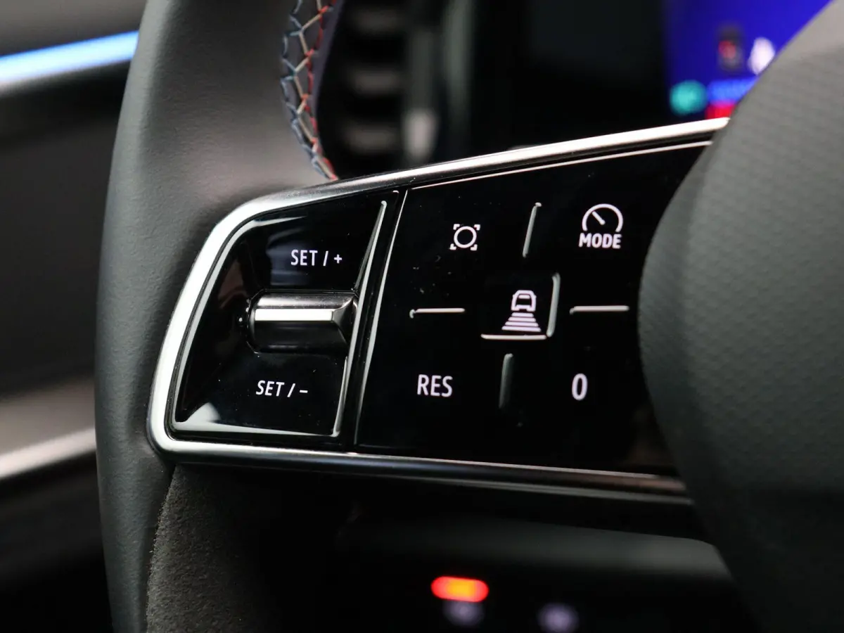 E-Tech full hybrid 200 esprit Alpine 7p. | Elektrische achterklep | 4Control | Adaptieve cruise control | Achteruitrijcamera |