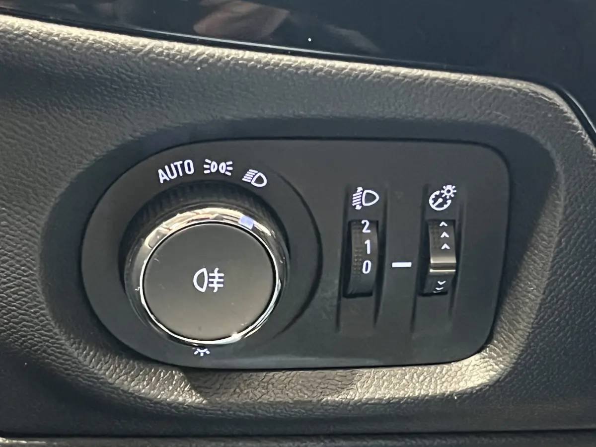 1.2 Edition 100PK | Compleet onderhouden | Android Auto/Apple Carplay | LM Velgen 16" | Parkeersensoren Achter | Cruise Control | AIrco |