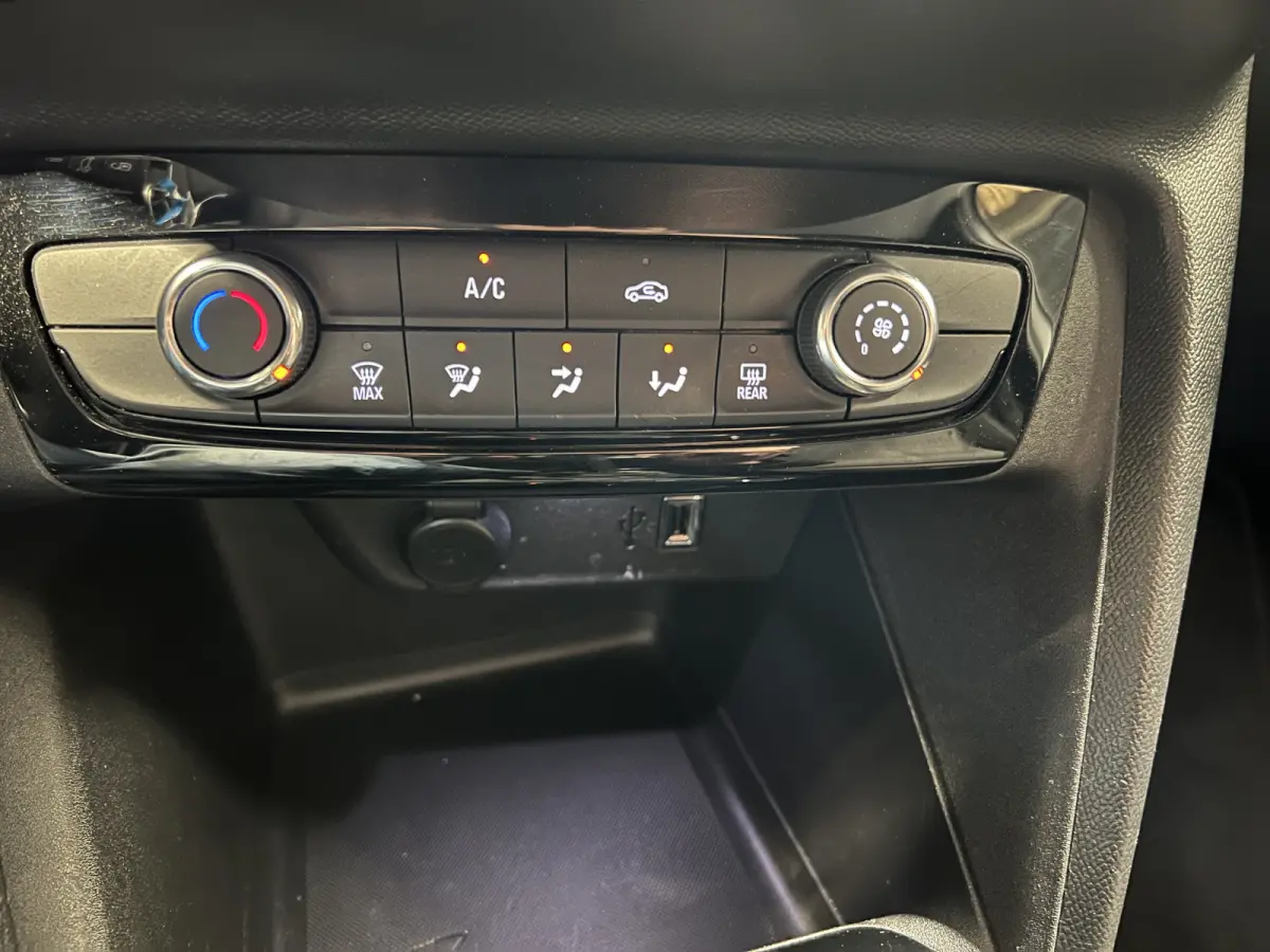 1.2 Edition 100PK | Compleet onderhouden | Android Auto/Apple Carplay | LM Velgen 16" | Parkeersensoren Achter | Cruise Control | AIrco |