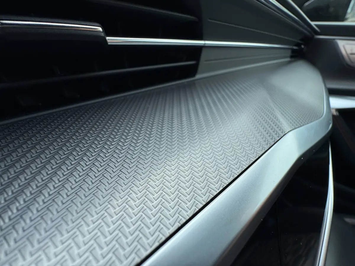 4.0 TFSI quattro Dynamic Plus / Pano / Night Vision / B&O 3D / Softclose / Keramisch / Carbon Pakket / Alcantara .