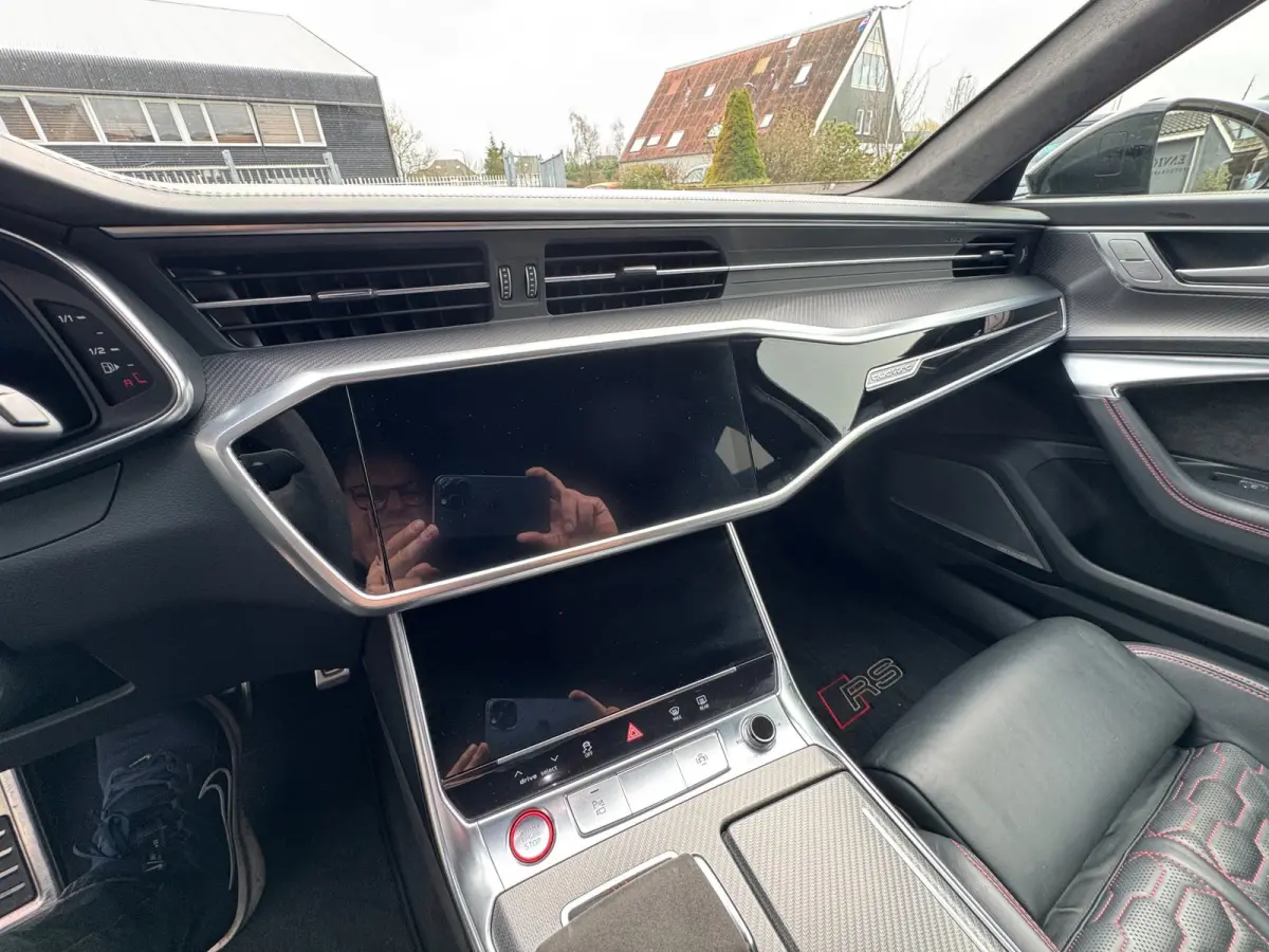 4.0 TFSI quattro Dynamic Plus / Pano / Night Vision / B&O 3D / Softclose / Keramisch / Carbon Pakket / Alcantara .