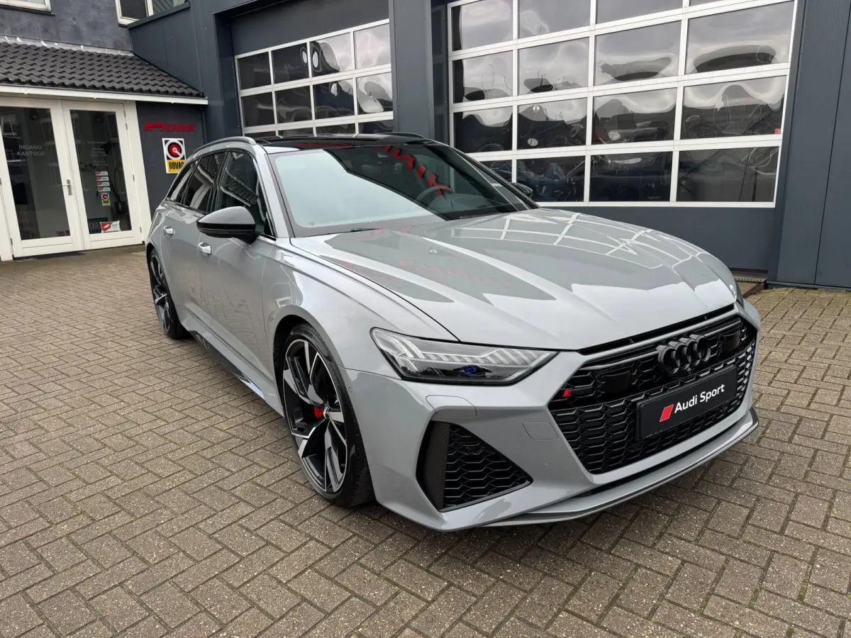 4.0 TFSI quattro Dynamic Plus / Pano / Night Vision / B&O 3D / Softclose / Keramisch / Carbon Pakket / Alcantara .