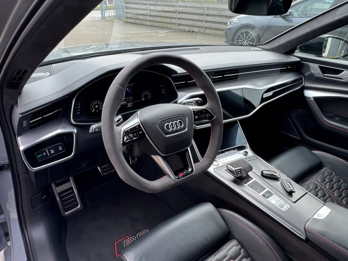 4.0 TFSI quattro Dynamic Plus / Pano / Night Vision / B&O 3D / Softclose / Keramisch / Carbon Pakket / Alcantara .