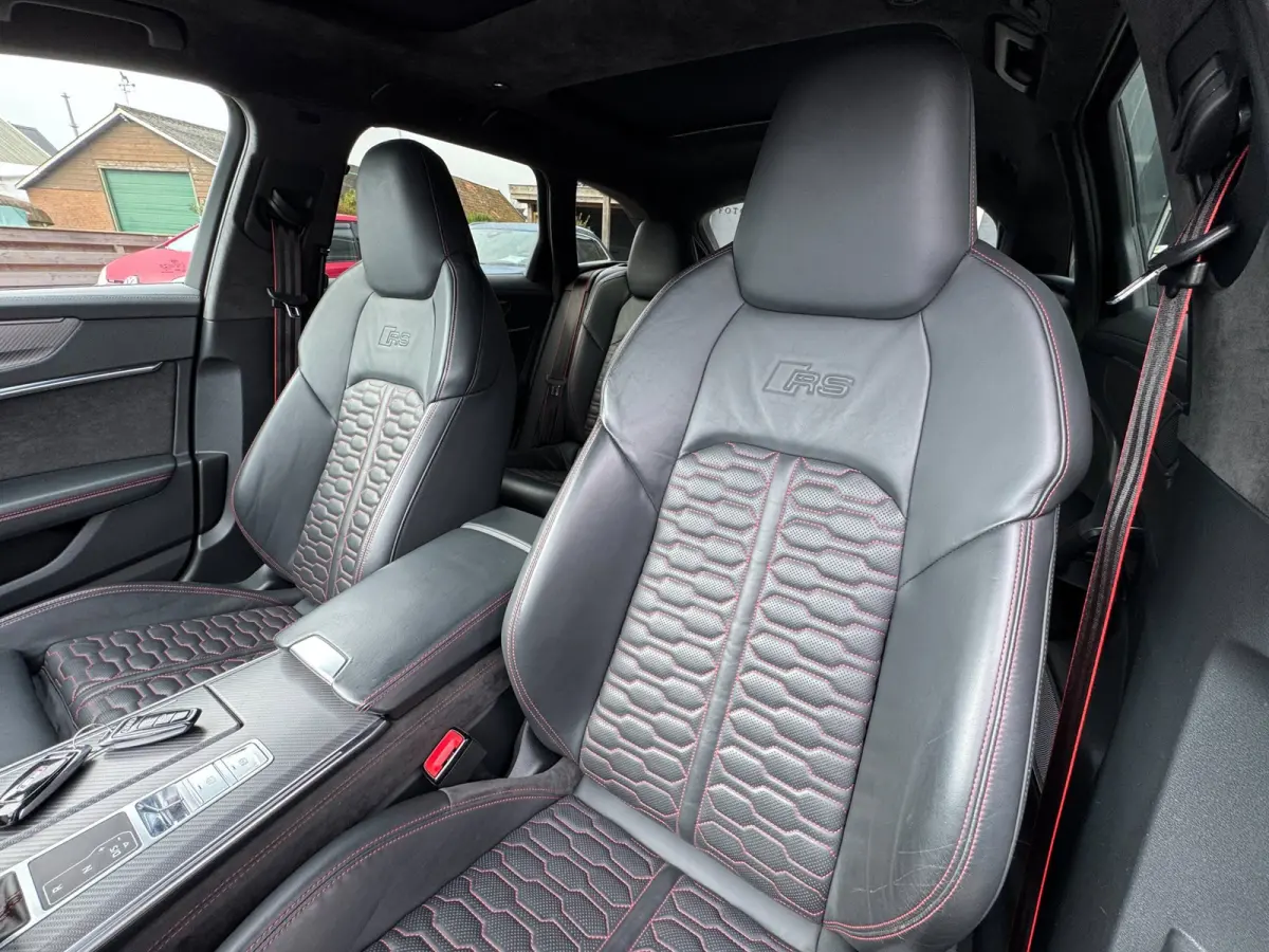 4.0 TFSI quattro Dynamic Plus / Pano / Night Vision / B&O 3D / Softclose / Keramisch / Carbon Pakket / Alcantara .