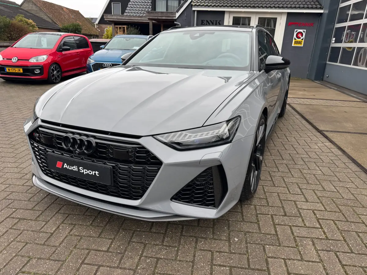 4.0 TFSI quattro Dynamic Plus / Pano / Night Vision / B&O 3D / Softclose / Keramisch / Carbon Pakket / Alcantara .