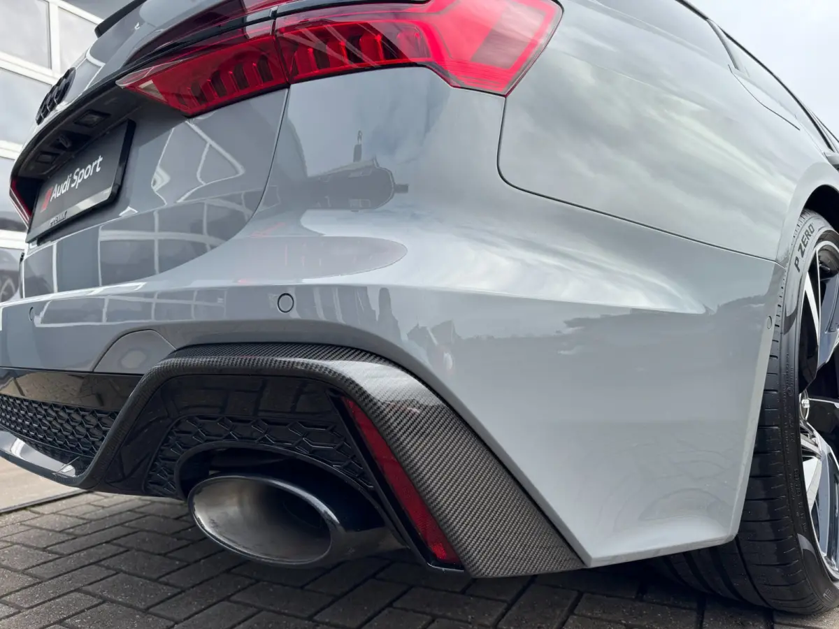 4.0 TFSI quattro Dynamic Plus / Pano / Night Vision / B&O 3D / Softclose / Keramisch / Carbon Pakket / Alcantara .