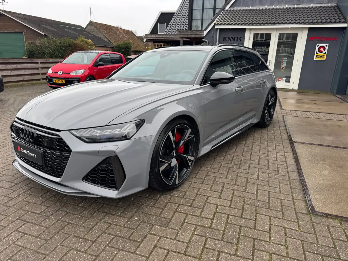 4.0 TFSI quattro Dynamic Plus / Pano / Night Vision / B&O 3D / Softclose / Keramisch / Carbon Pakket / Alcantara .