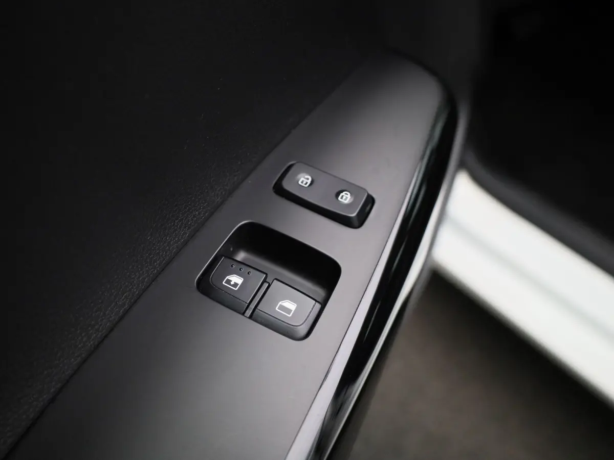 1.0 DPi ComfortLine | Automaat | Cruise Control | Airco | Bluetooth Telefonie |