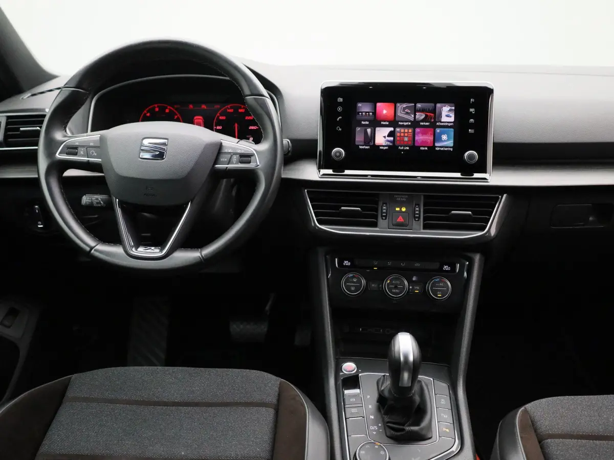 1.5 TSI Xcellence | Automaat | Keyless | Elektrische Kofferklep | Apple Carplay | Lichtmetalen Velgen |