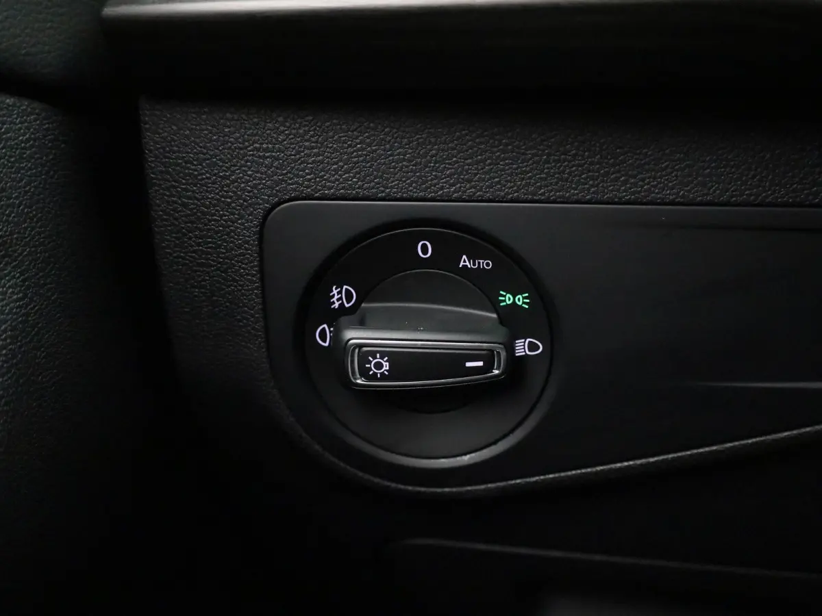 1.5 TSI Xcellence | Automaat | Keyless | Elektrische Kofferklep | Apple Carplay | Lichtmetalen Velgen |