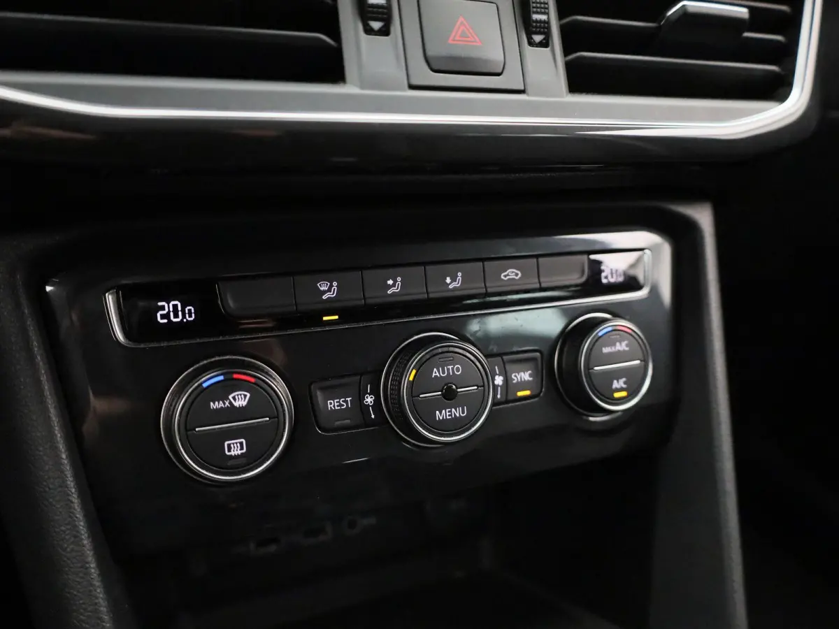 1.5 TSI Xcellence | Automaat | Keyless | Elektrische Kofferklep | Apple Carplay | Lichtmetalen Velgen |
