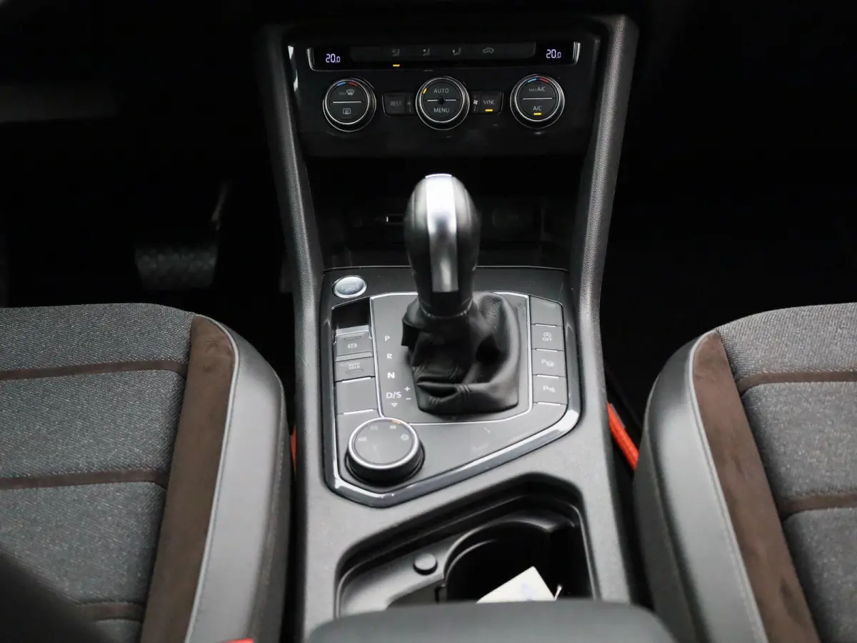 1.5 TSI Xcellence | Automaat | Keyless | Elektrische Kofferklep | Apple Carplay | Lichtmetalen Velgen |
