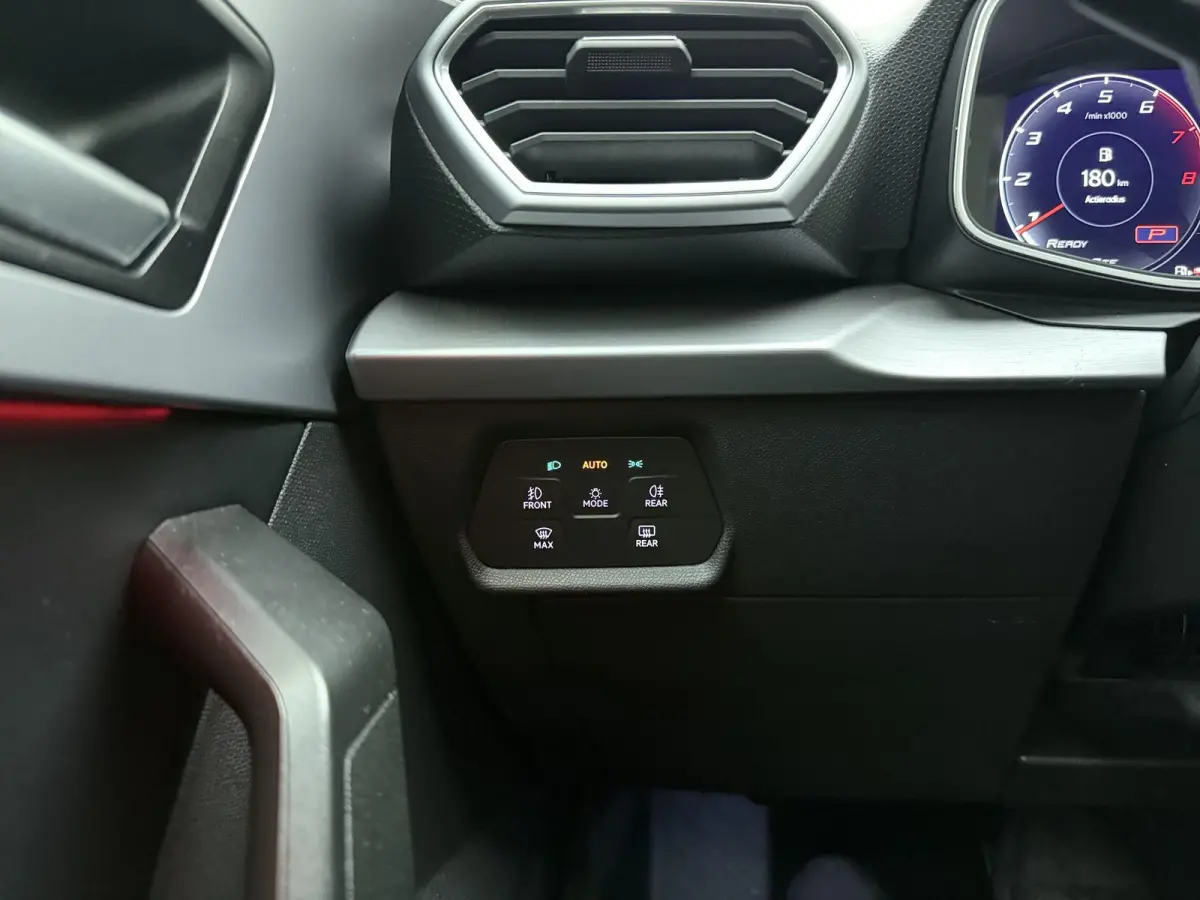 1.0 eTSI FR Business | Automaat | Trekhaak | LED Koplampen | Apple Carplay / Android Auto | Cruise Control |