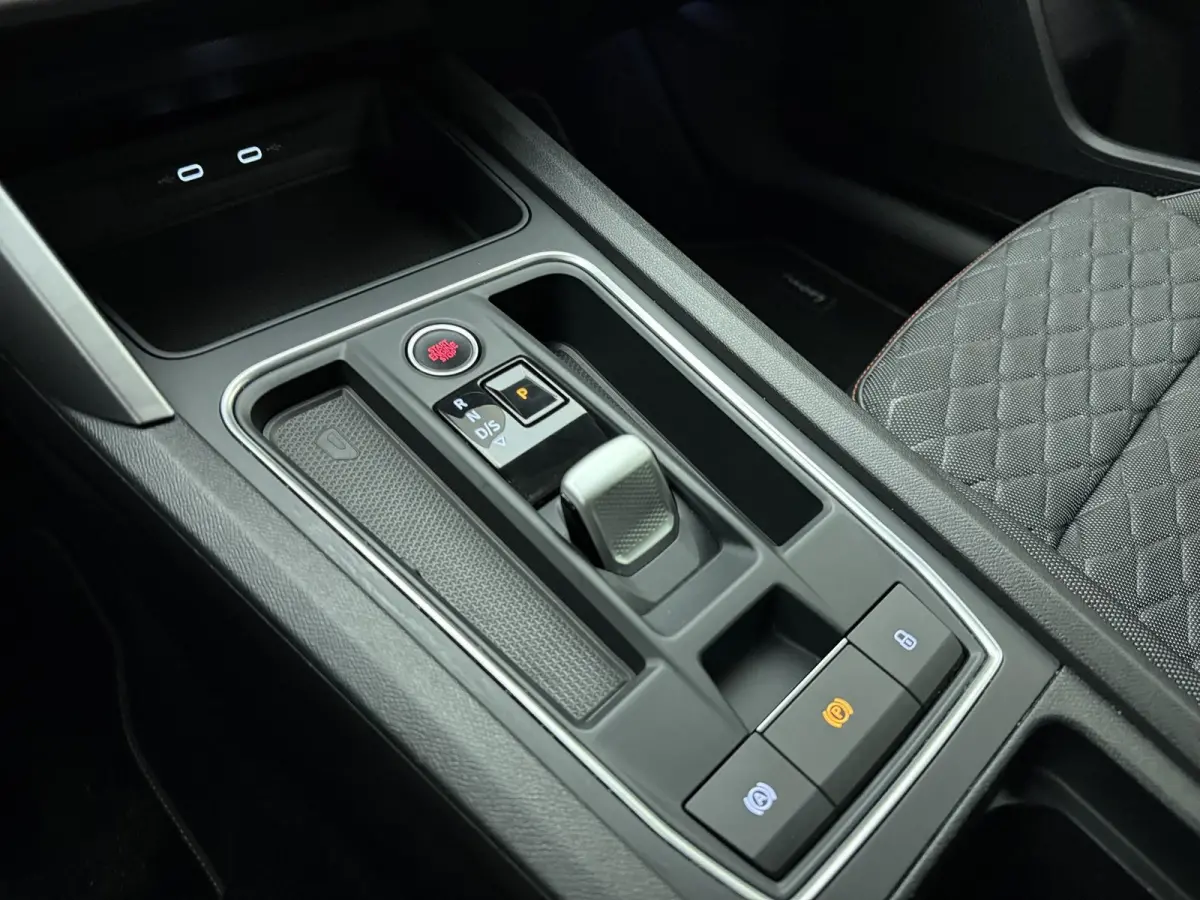 1.0 eTSI FR Business | Automaat | Trekhaak | LED Koplampen | Apple Carplay / Android Auto | Cruise Control |
