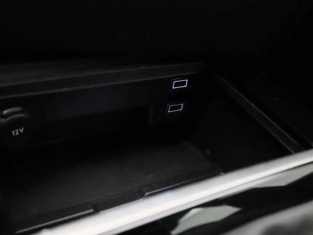1.2 Edition | Apple Carplay/Android Auto | Electronic climat controle | 16" Lichtmetalen velgen Phantom | BOVAG Garantie (12 maanden) | 14 dagen omruilgarantie |