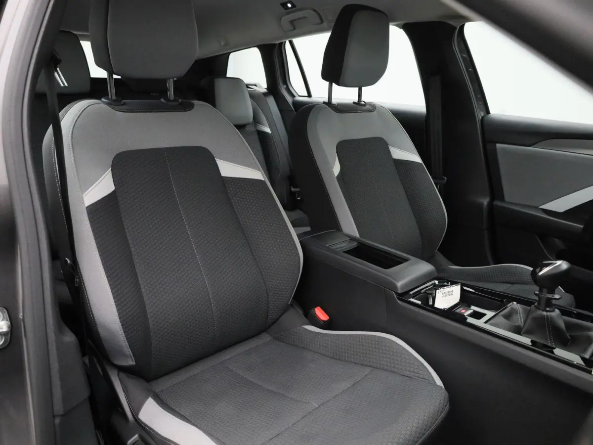 1.2 Edition | Apple Carplay/Android Auto | Electronic climat controle | 16" Lichtmetalen velgen Phantom | BOVAG Garantie (12 maanden) | 14 dagen omruilgarantie |