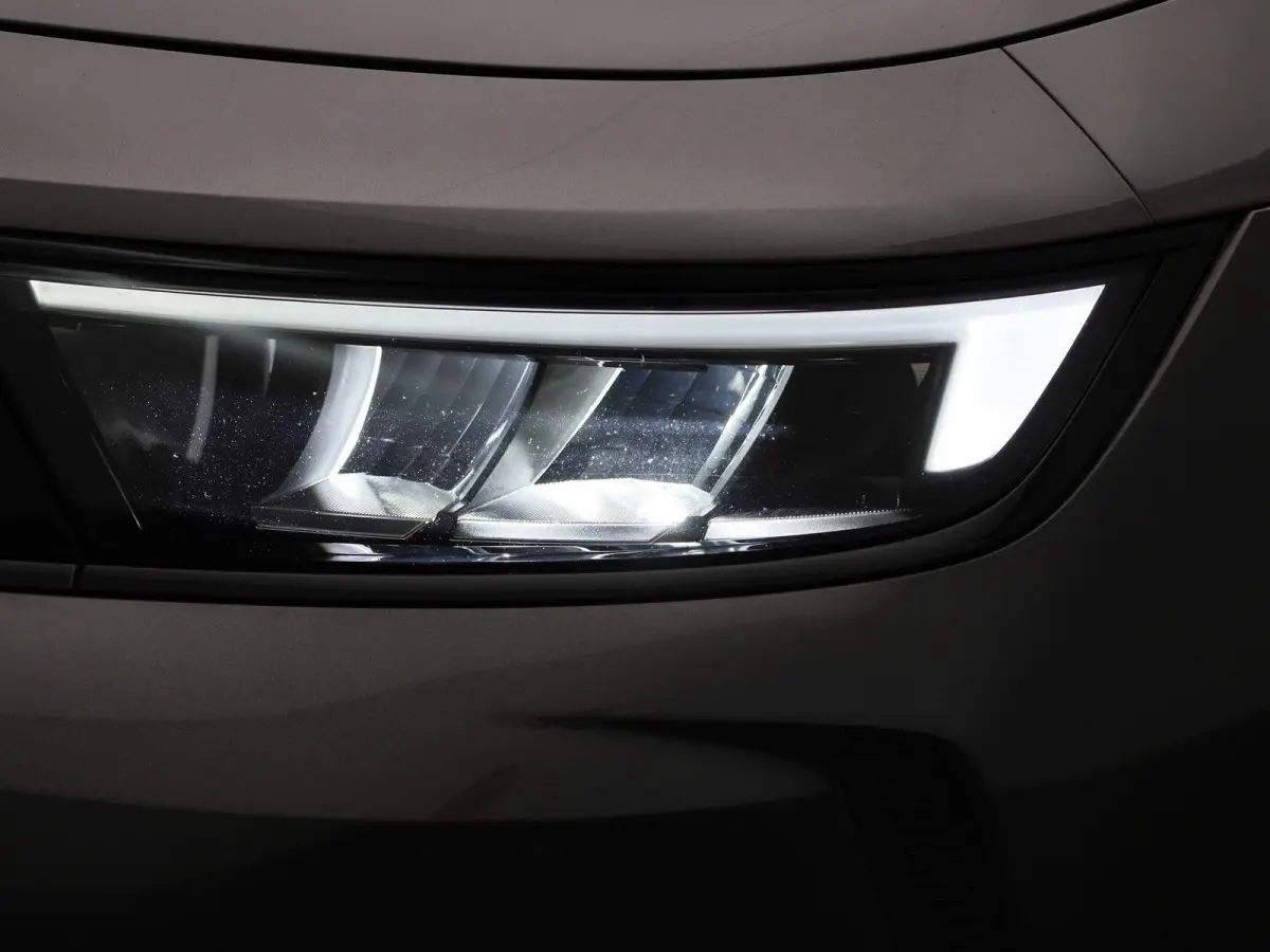 1.2 Edition | Apple Carplay/Android Auto | Electronic climat controle | 16" Lichtmetalen velgen Phantom | BOVAG Garantie (12 maanden) | 14 dagen omruilgarantie |