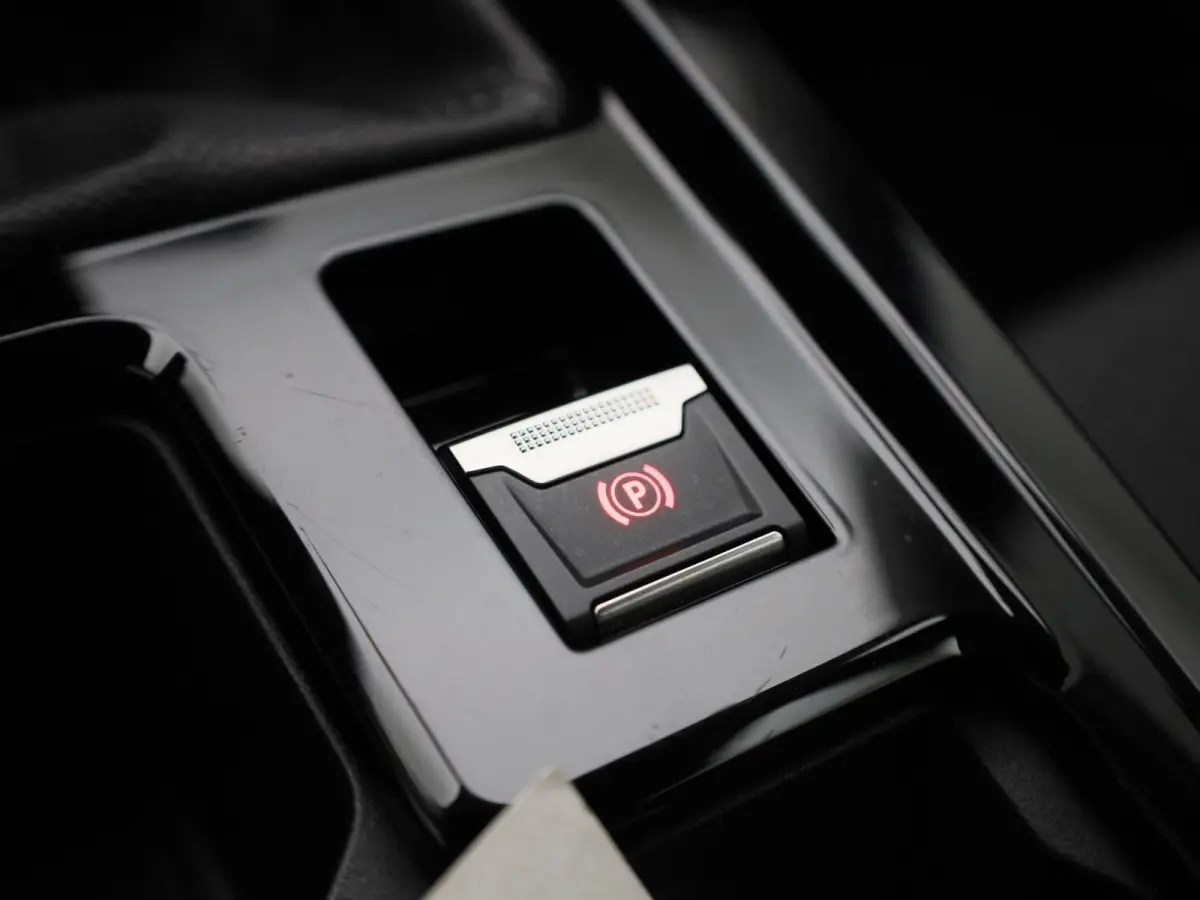 1.2 Edition | Apple Carplay/Android Auto | Electronic climat controle | 16" Lichtmetalen velgen Phantom | BOVAG Garantie (12 maanden) | 14 dagen omruilgarantie |