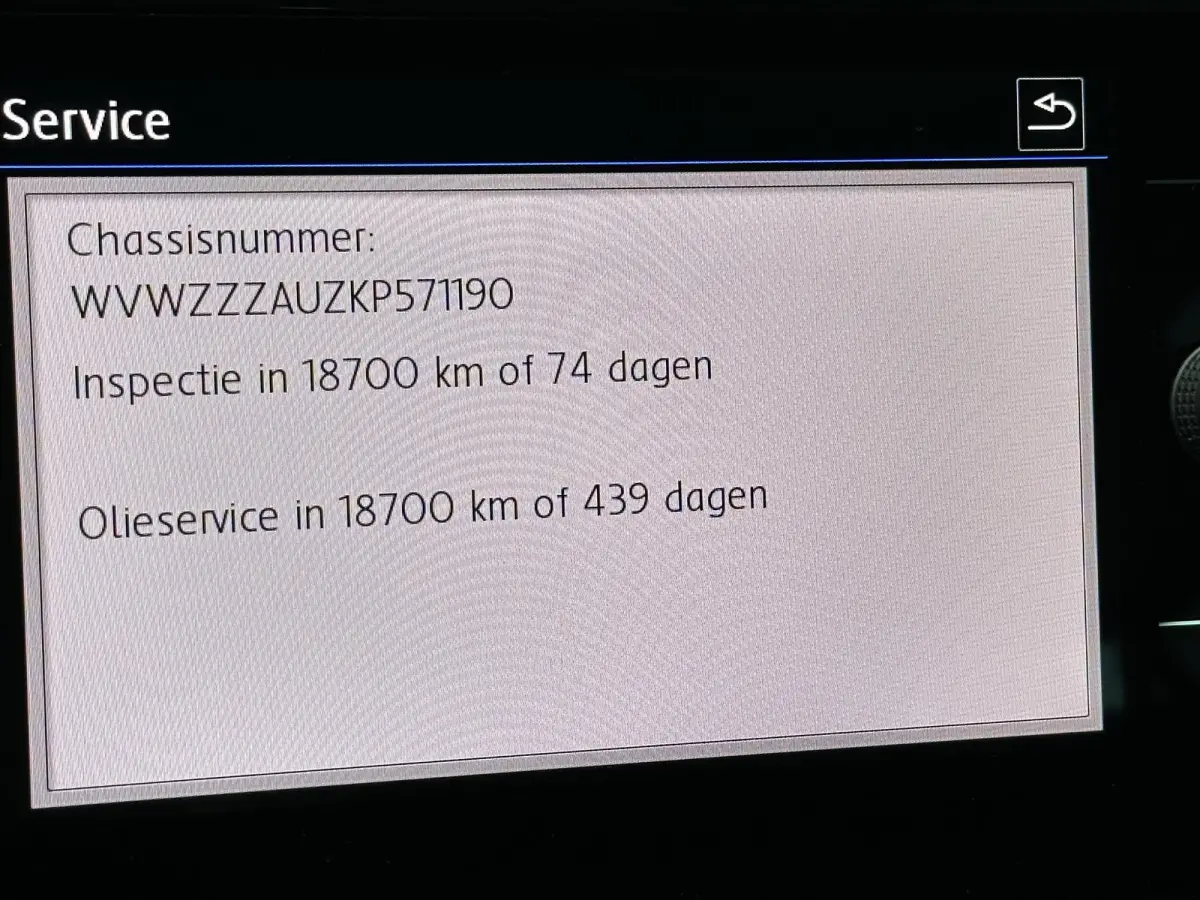 1.0 TSI Comfortline | Zeer Nette Staat | AUTOMAAT | NL AUTO | Parkeersensoren Voor en Achter | Adaptive Cruise Controle | All Season Banden | Navigatie | 2 Sleutels |