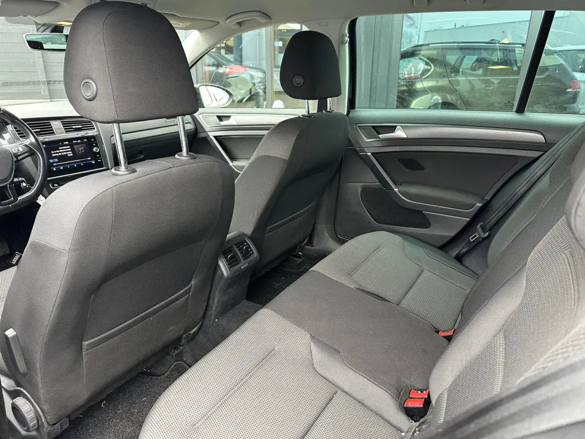 1.0 TSI Comfortline | Zeer Nette Staat | AUTOMAAT | NL AUTO | Parkeersensoren Voor en Achter | Adaptive Cruise Controle | All Season Banden | Navigatie | 2 Sleutels |