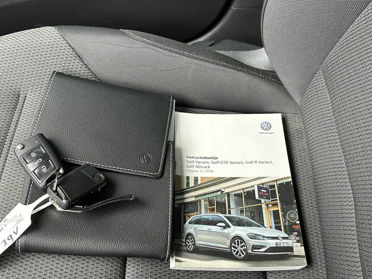 1.0 TSI Comfortline | Zeer Nette Staat | AUTOMAAT | NL AUTO | Parkeersensoren Voor en Achter | Adaptive Cruise Controle | All Season Banden | Navigatie | 2 Sleutels |