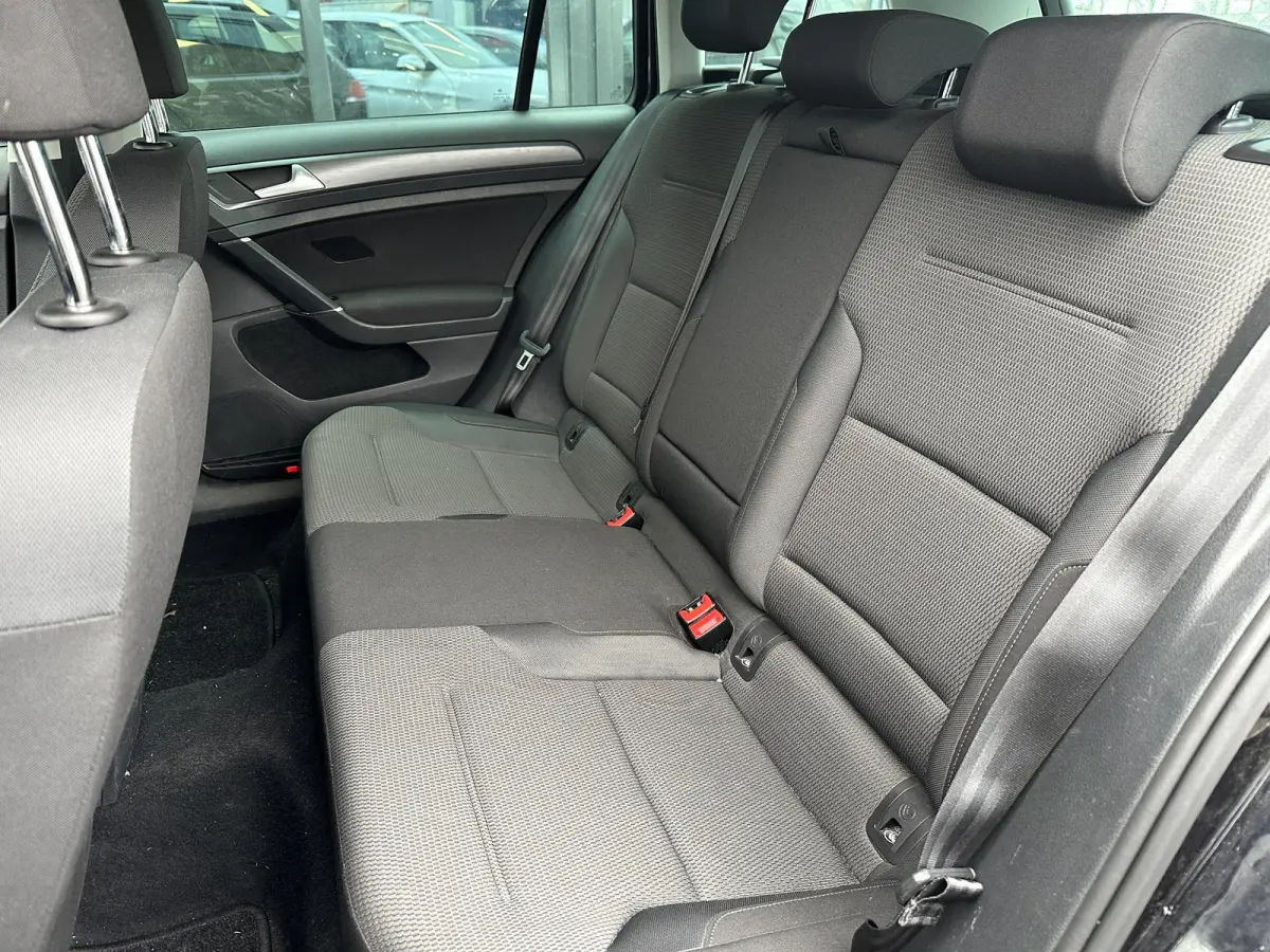 1.0 TSI Comfortline | Zeer Nette Staat | AUTOMAAT | NL AUTO | Parkeersensoren Voor en Achter | Adaptive Cruise Controle | All Season Banden | Navigatie | 2 Sleutels |