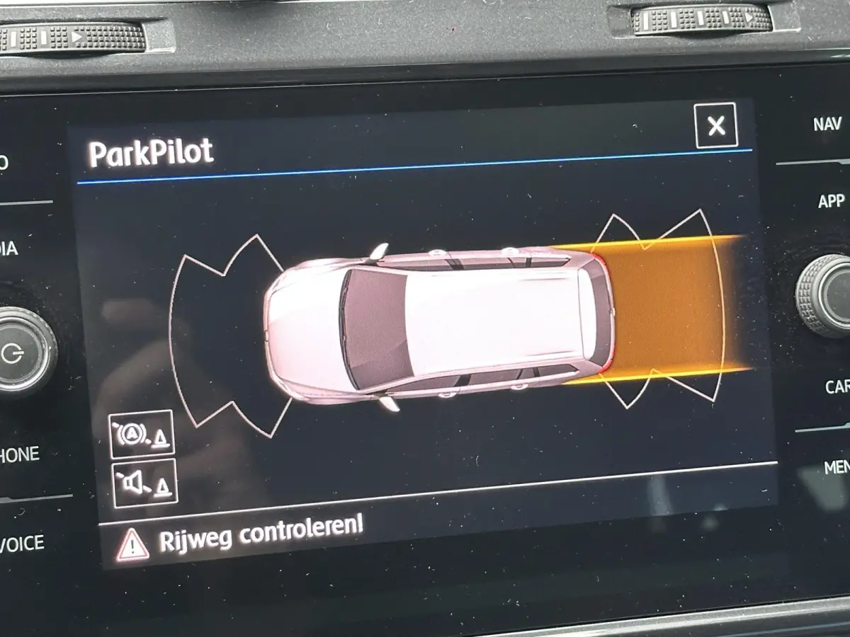 1.0 TSI Comfortline | Zeer Nette Staat | AUTOMAAT | NL AUTO | Parkeersensoren Voor en Achter | Adaptive Cruise Controle | All Season Banden | Navigatie | 2 Sleutels |