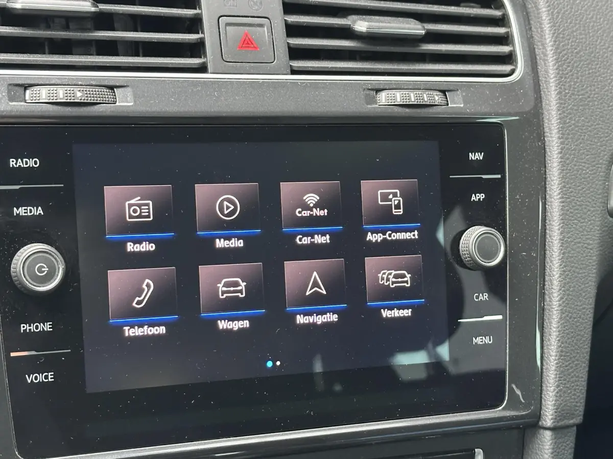 1.0 TSI Comfortline | Zeer Nette Staat | AUTOMAAT | NL AUTO | Parkeersensoren Voor en Achter | Adaptive Cruise Controle | All Season Banden | Navigatie | 2 Sleutels |