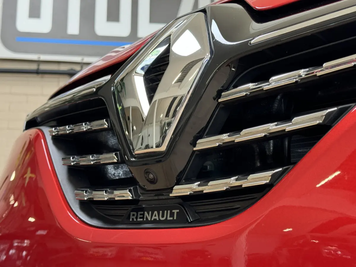 1.6 E-Tech Hybrid 140 Intens, Navi | PDC V+A | 360 camera |16 inch velgen | carplay |cruise control | Perfect onderhouden!