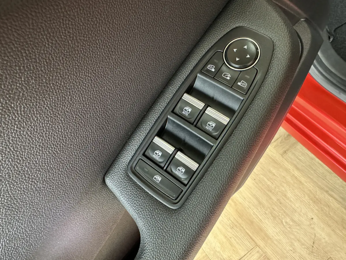 1.6 E-Tech Hybrid 140 Intens, Navi | PDC V+A | 360 camera |16 inch velgen | carplay |cruise control | Perfect onderhouden!
