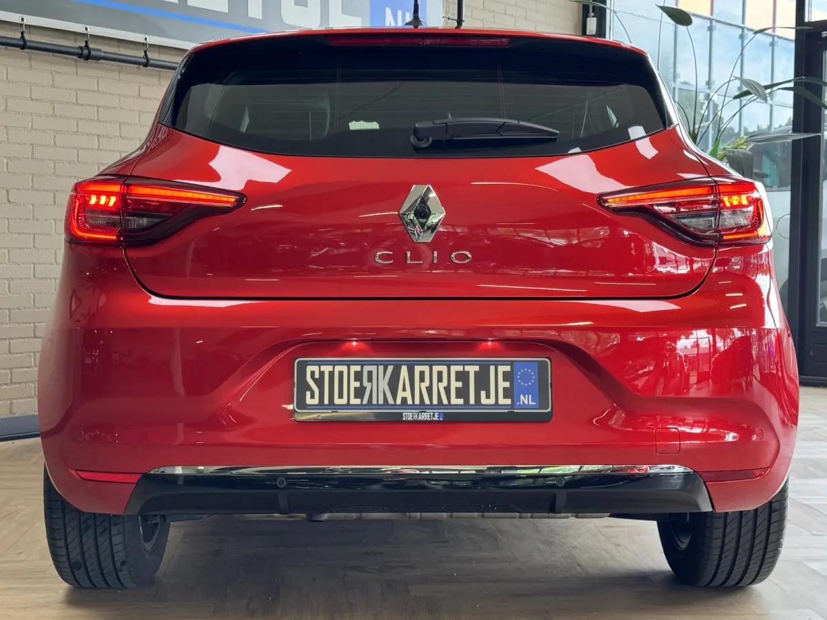 1.6 E-Tech Hybrid 140 Intens, Navi | PDC V+A | 360 camera |16 inch velgen | carplay |cruise control | Perfect onderhouden!
