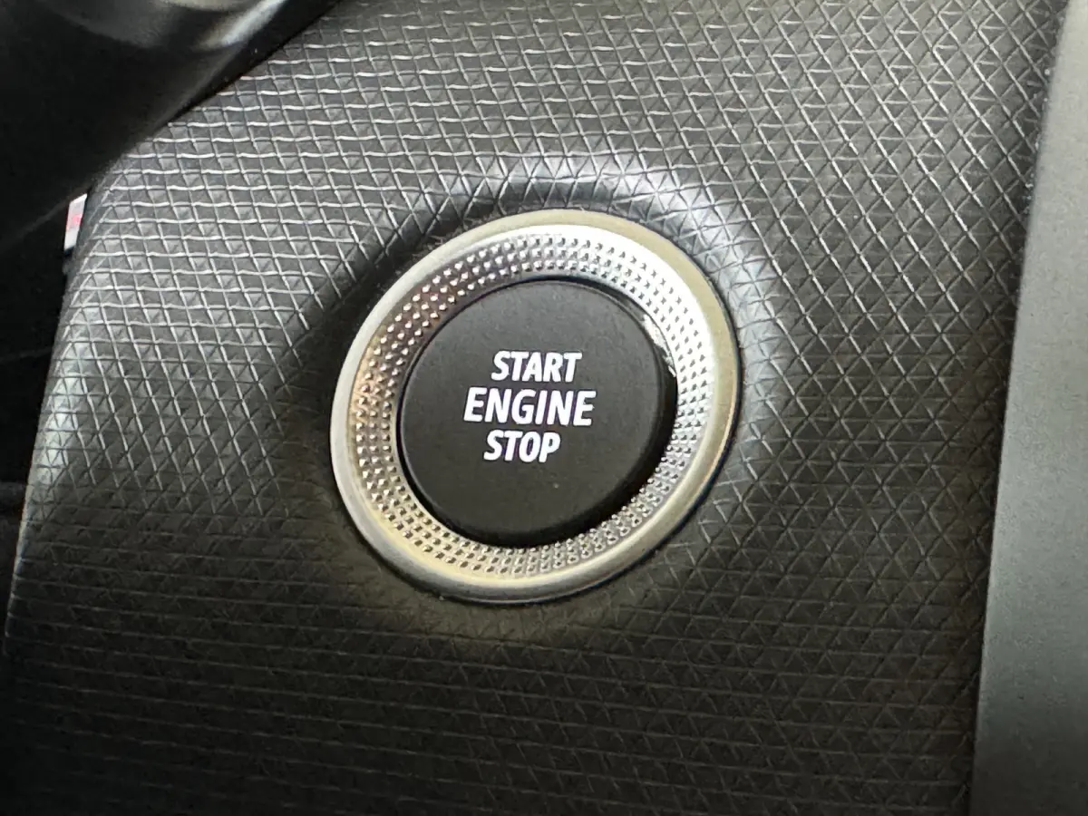 1.6 E-Tech Hybrid 140 Intens, Navi | PDC V+A | 360 camera |16 inch velgen | carplay |cruise control | Perfect onderhouden!