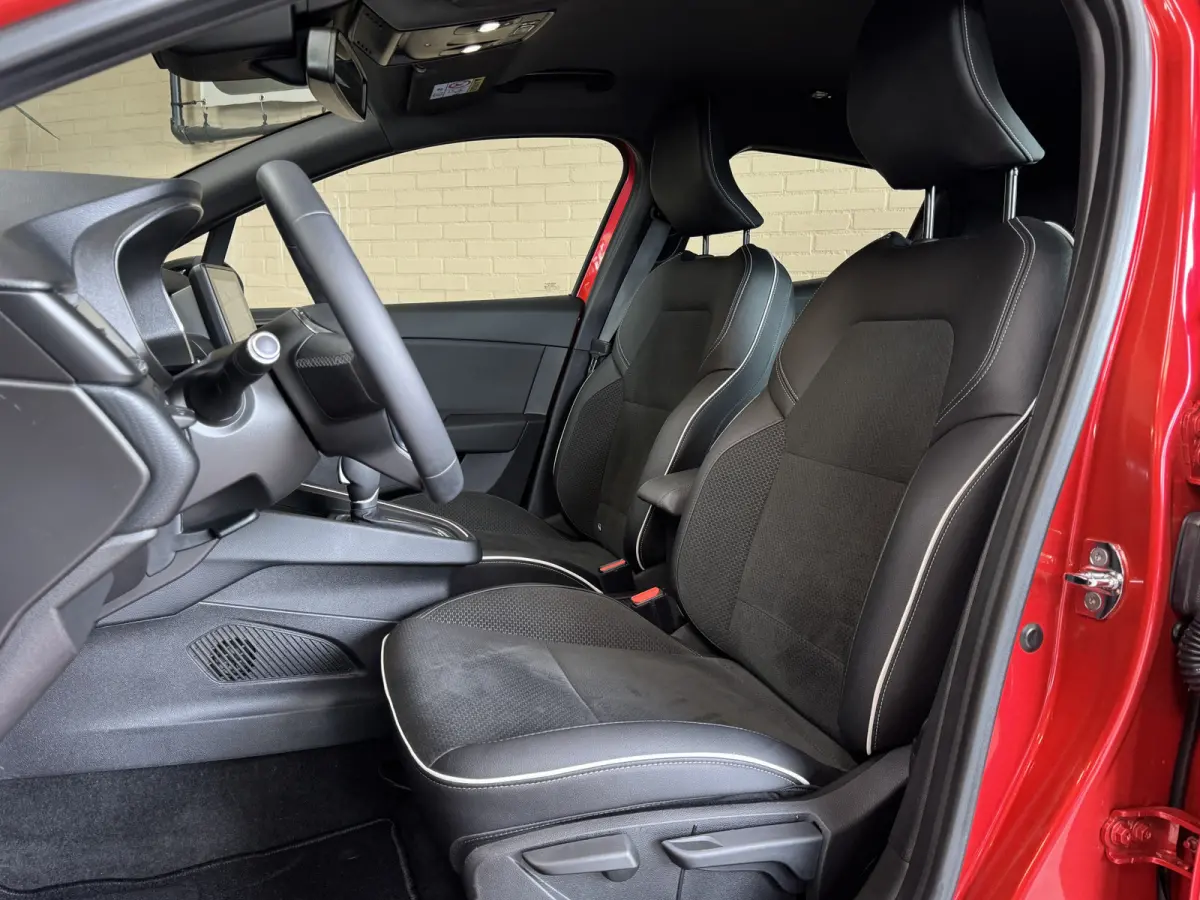1.6 E-Tech Hybrid 140 Intens, Navi | PDC V+A | 360 camera |16 inch velgen | carplay |cruise control | Perfect onderhouden!