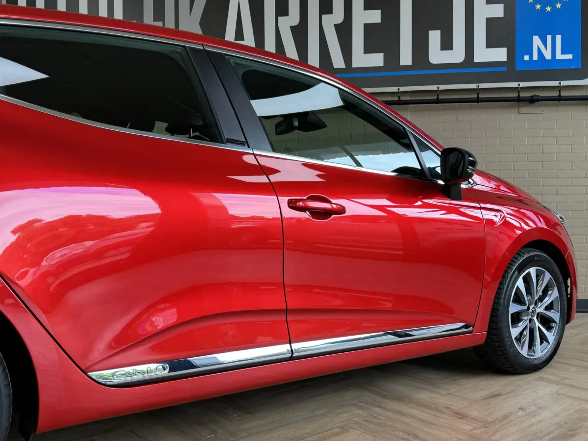 1.6 E-Tech Hybrid 140 Intens, Navi | PDC V+A | 360 camera |16 inch velgen | carplay |cruise control | Perfect onderhouden!