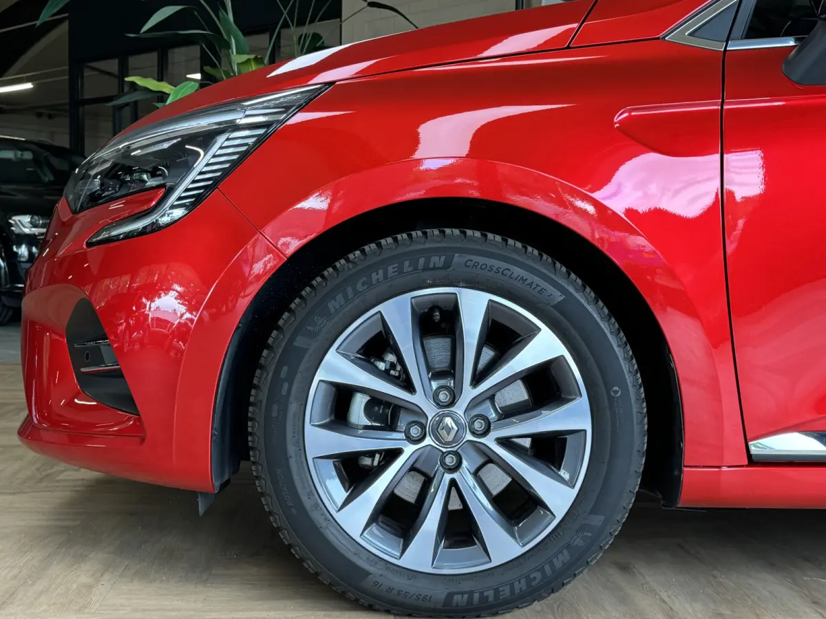 1.6 E-Tech Hybrid 140 Intens, Navi | PDC V+A | 360 camera |16 inch velgen | carplay |cruise control | Perfect onderhouden!