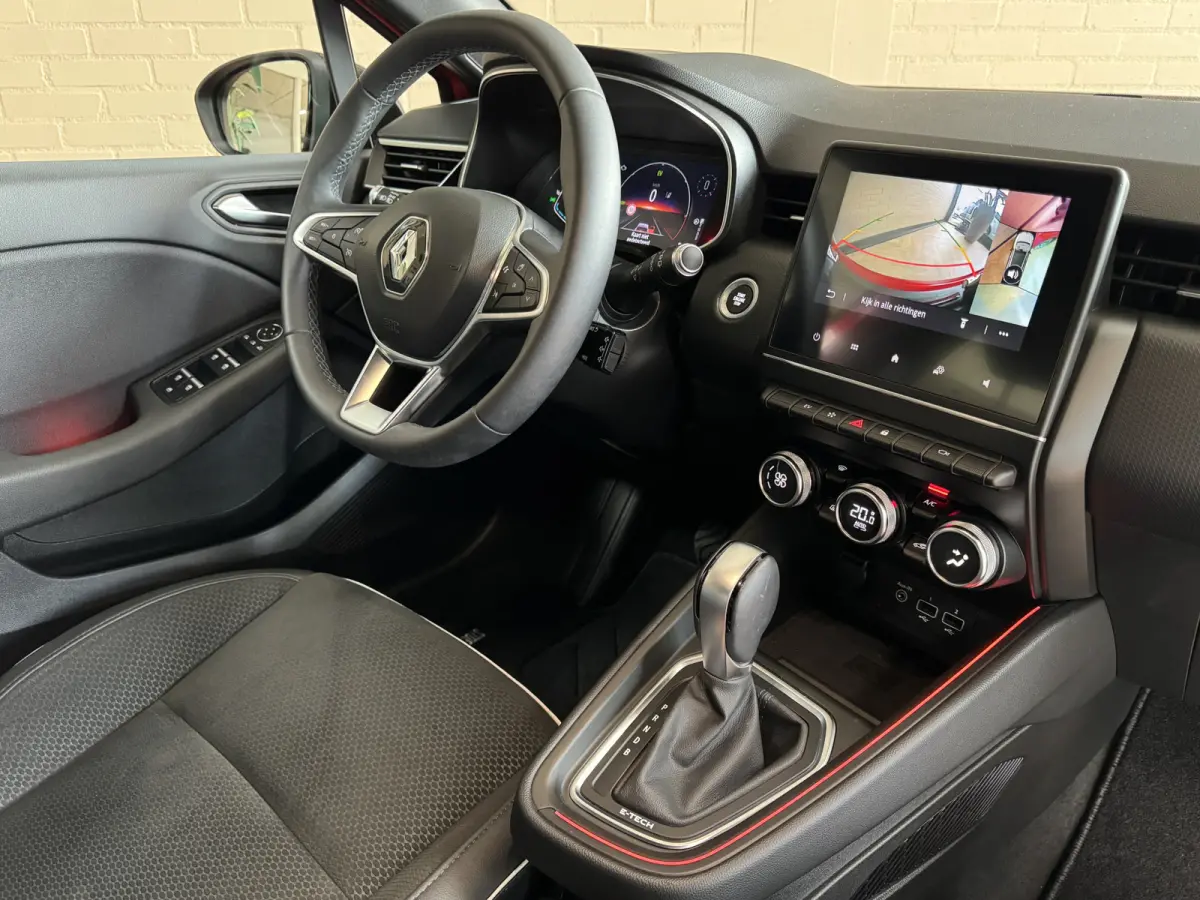 1.6 E-Tech Hybrid 140 Intens, Navi | PDC V+A | 360 camera |16 inch velgen | carplay |cruise control | Perfect onderhouden!
