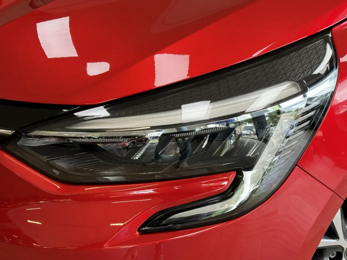 1.6 E-Tech Hybrid 140 Intens, Navi | PDC V+A | 360 camera |16 inch velgen | carplay |cruise control | Perfect onderhouden!