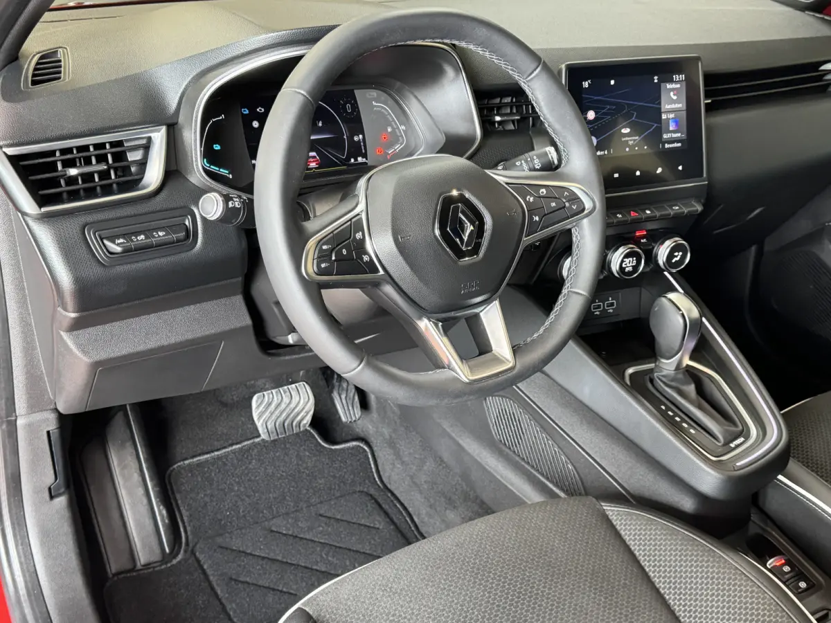 1.6 E-Tech Hybrid 140 Intens, Navi | PDC V+A | 360 camera |16 inch velgen | carplay |cruise control | Perfect onderhouden!