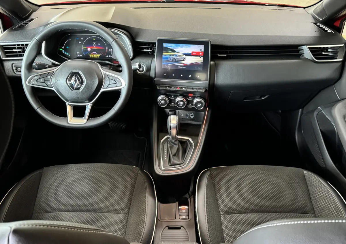 1.6 E-Tech Hybrid 140 Intens, Navi | PDC V+A | 360 camera |16 inch velgen | carplay |cruise control | Perfect onderhouden!