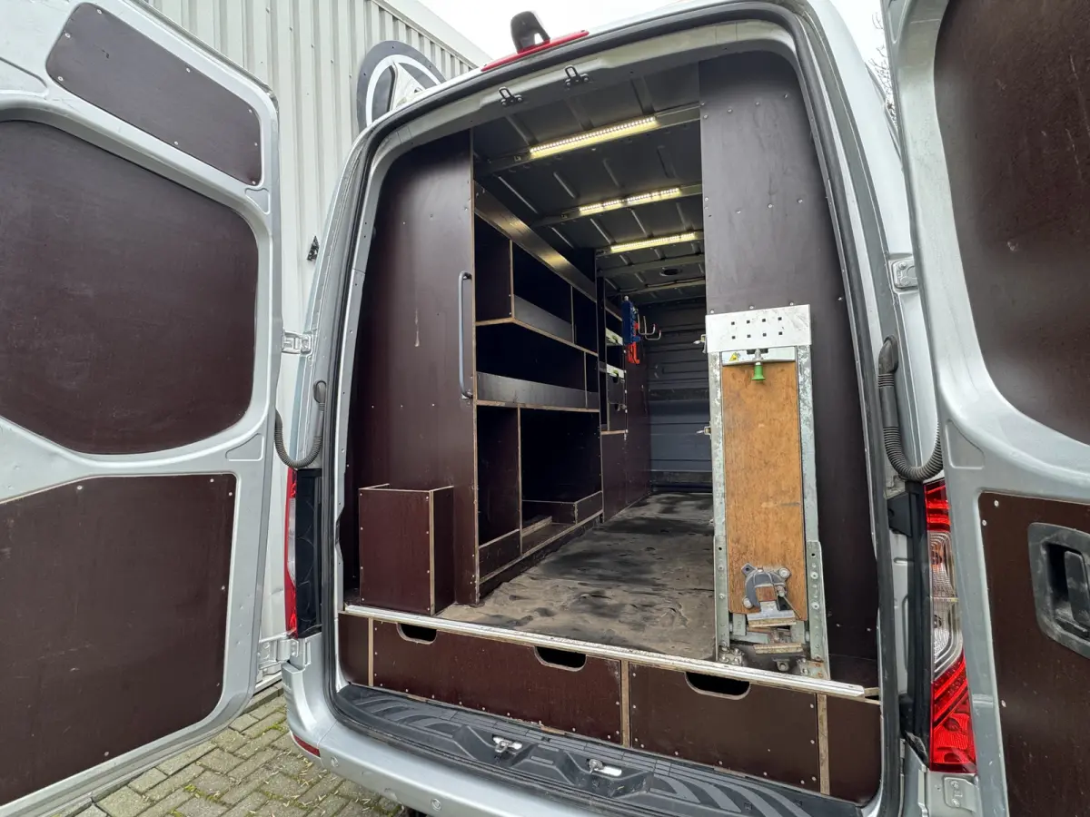 319 3.0 CDI L2H2 LED / D-schuifdeur / Navi / 6-Cilinder / Unieke inbouw / Camera / Carplay / DAB / En nog veel meer!