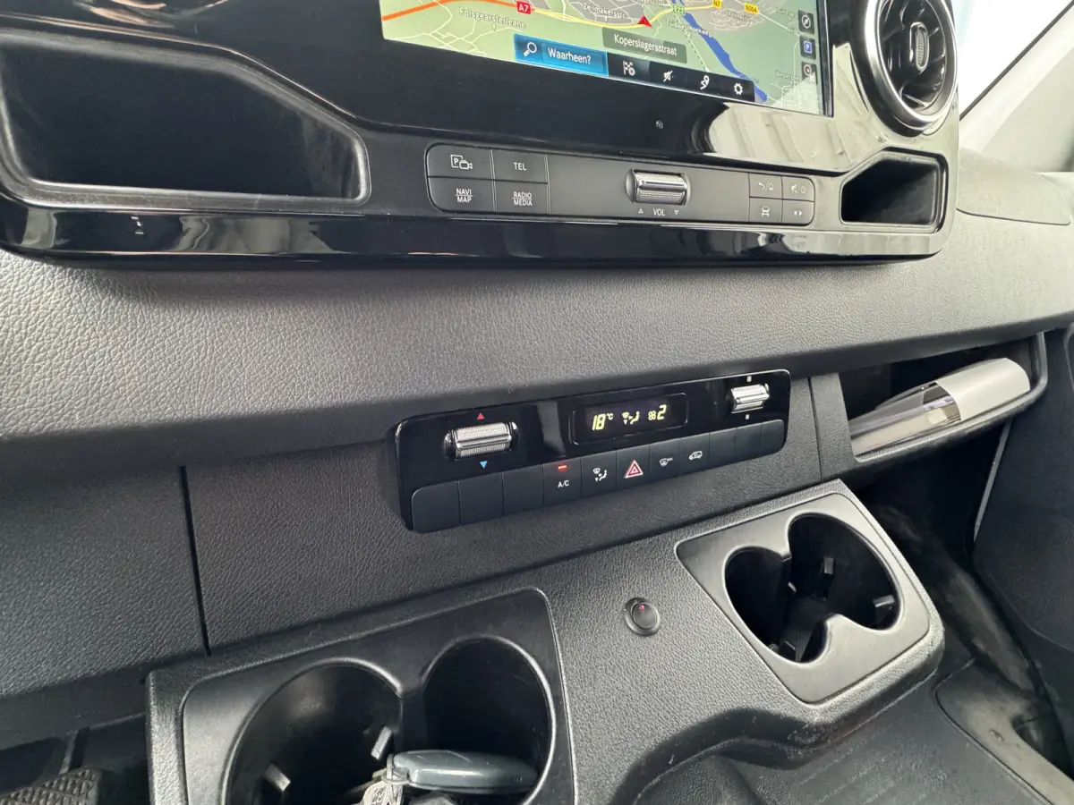 319 3.0 CDI L2H2 LED / D-schuifdeur / Navi / 6-Cilinder / Unieke inbouw / Camera / Carplay / DAB / En nog veel meer!