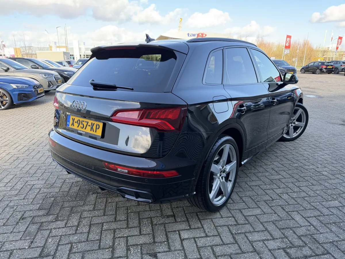 3.0 TFSI SQ5 quattro Pro Line Plus ACC Magnetic Ride Keyless Entry Carplay 360 Camera Carplay Standkachel 21 Inch LMV Carbon sierlijsten Matrix Led