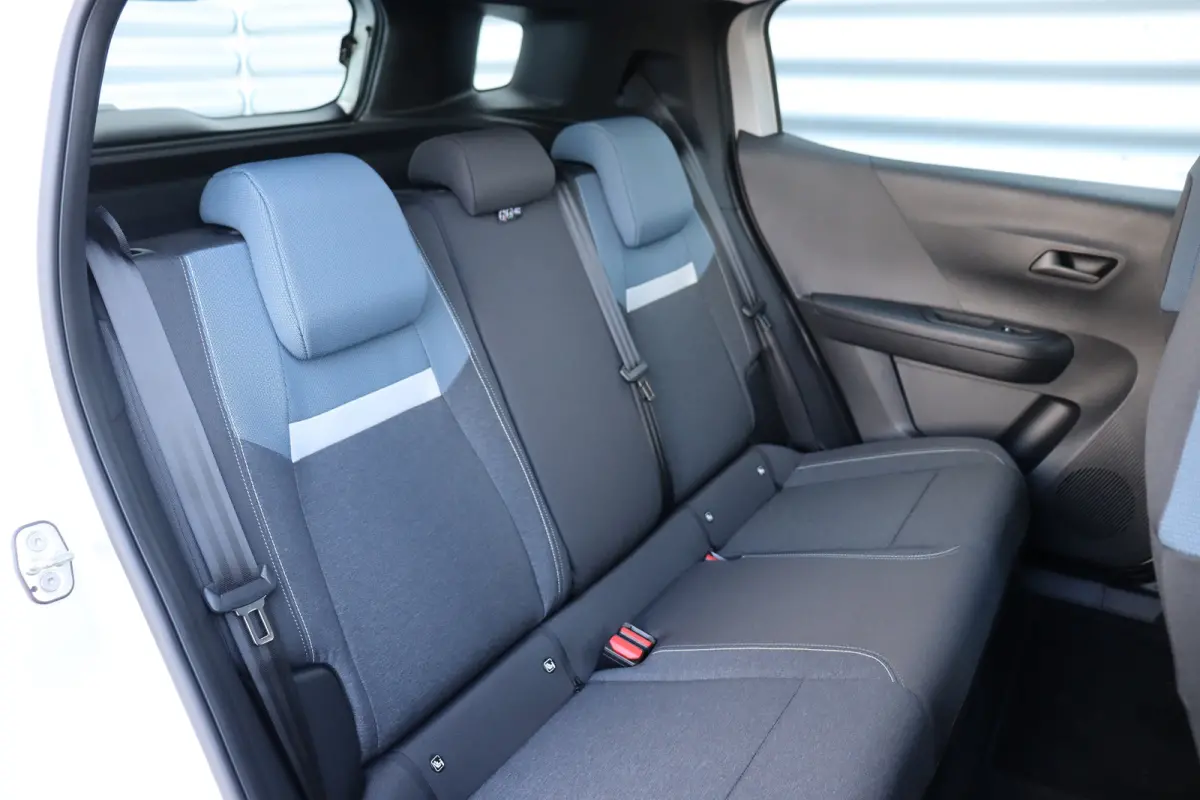 44KWH 113PK EDITION AUTOMAAT / AIRCO / LED / PDC / BLUETOOTH / CRUISECONTROL / 1E EIGENAAR / NIEUWSTAAT !!