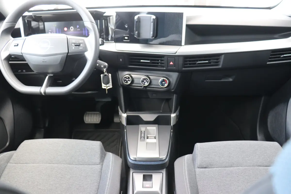 44KWH 113PK EDITION AUTOMAAT / AIRCO / LED / PDC / BLUETOOTH / CRUISECONTROL / 1E EIGENAAR / NIEUWSTAAT !!