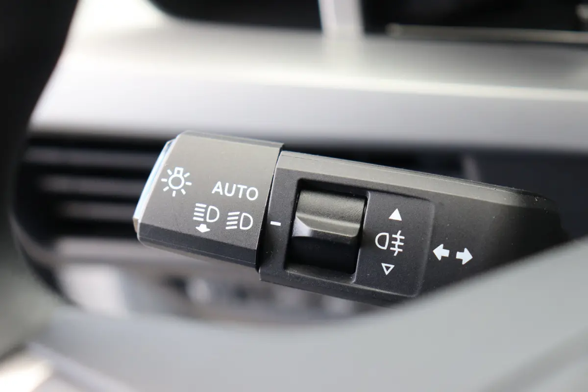 44KWH 113PK EDITION AUTOMAAT / AIRCO / LED / PDC / BLUETOOTH / CRUISECONTROL / 1E EIGENAAR / NIEUWSTAAT !!