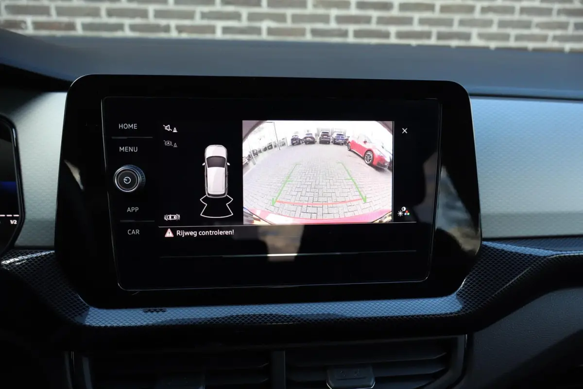 1.0 TSI 115pk Life Edition | Achteruitrijcamera | Navigatie | App Connect
