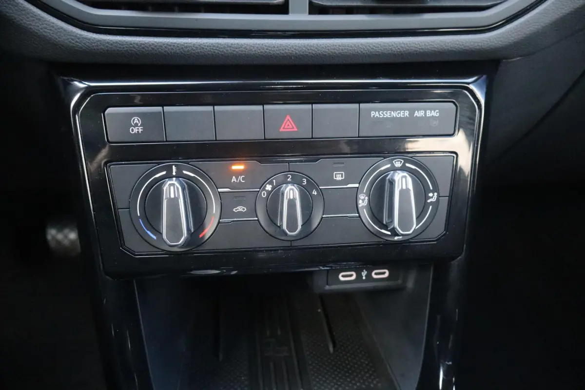 1.0 TSI 115pk Life Edition | Achteruitrijcamera | Navigatie | App Connect